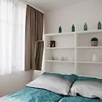 Stylish 1-Bedroom Apartment By Rochusmarkt Walk To The City Center