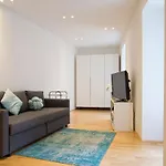 Stylish 1-Bedroom Apartment By Rochusmarkt Walk To The City Center