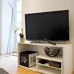 Stylish 1-Bedroom Apartment By Rochusmarkt Walk To The City Center